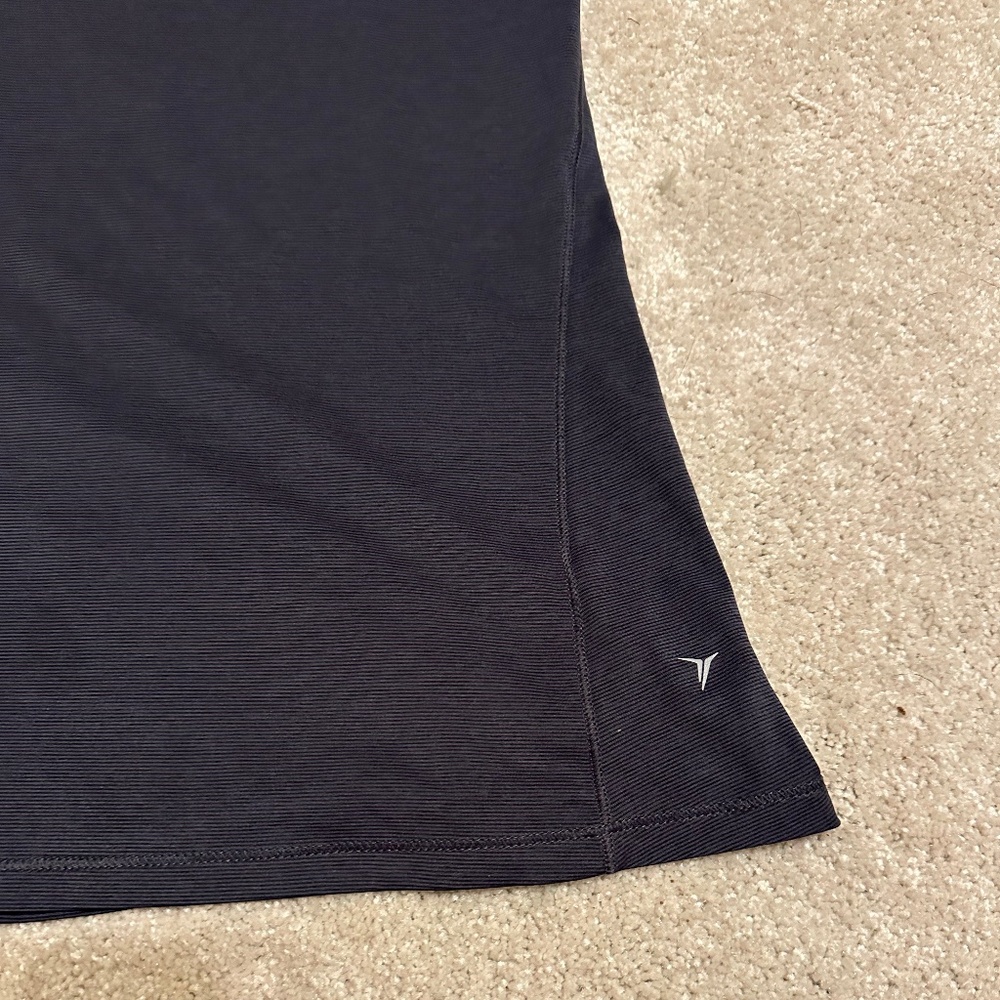 Old Navy Active dark navy tee shirt - Picture 3 of 7